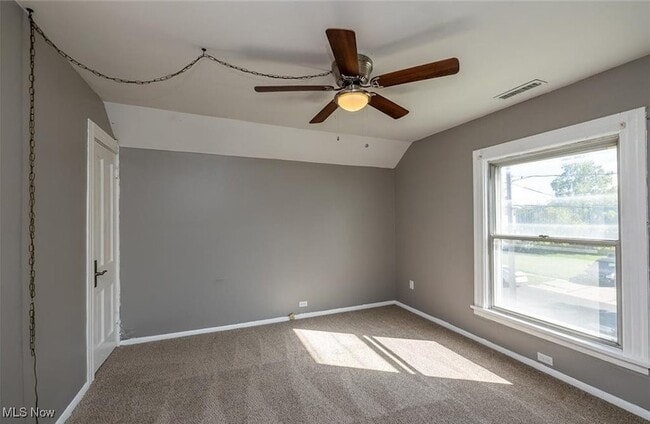 Building Photo - 353 S Maple St