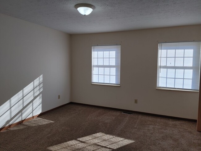 Building Photo - NORTHSIDE TOWNHOME