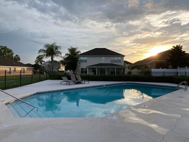 Building Photo - 4 bd/ 2 ba Single Family Home in Kissimmee near the Loop