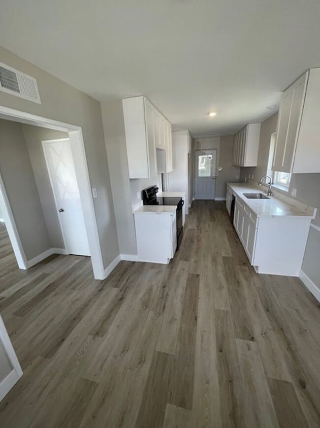 Building Photo - ***COMING SOON***  Beautifully Remodeled 3-Bedroom Home in Prime La Habra Location