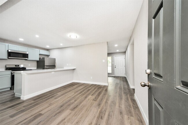 Building Photo - 781 Country Pl Dr
