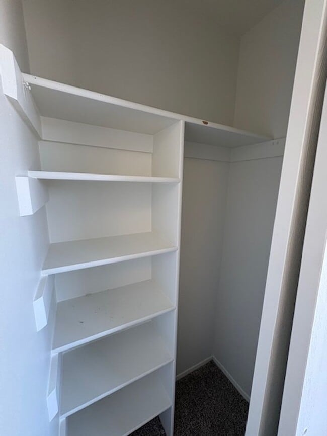 Building Photo - 3 Bedroom / 2 Bath Home in Kearns!