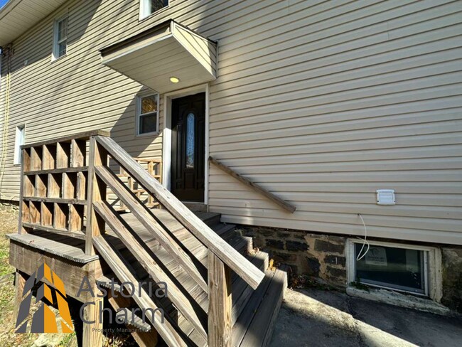 Building Photo - 3004 Clifton Ave