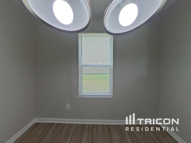 Building Photo - 564 Gentle Breeze Ln