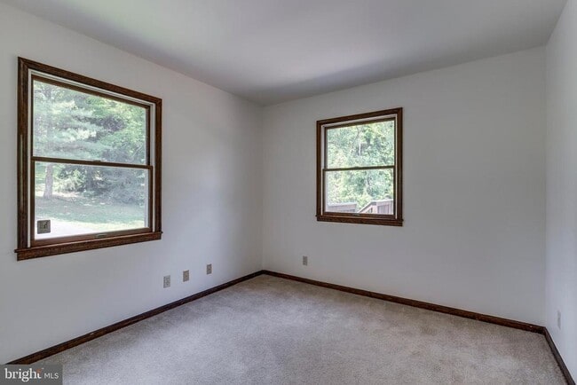 Building Photo - 9201 Harrington Dr