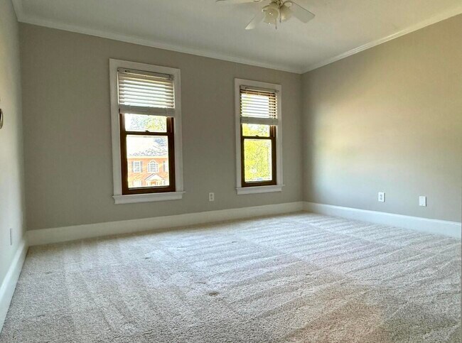 Building Photo - 800 Sparkleberry Rd