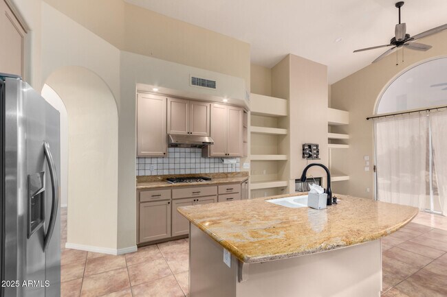 Building Photo - 11627 E Bella Vista Dr