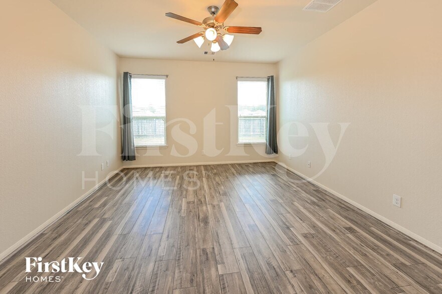 Building Photo - 30114 E Sapling Oaks Pl