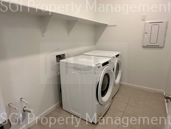 Building Photo - 22511 E Rosa Rd