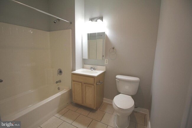 Building Photo - 20 Swan St