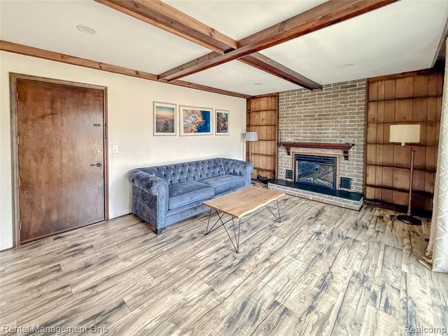 Building Photo - 174 Lange Ave