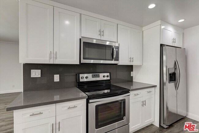 Building Photo - 1200 Flores St
