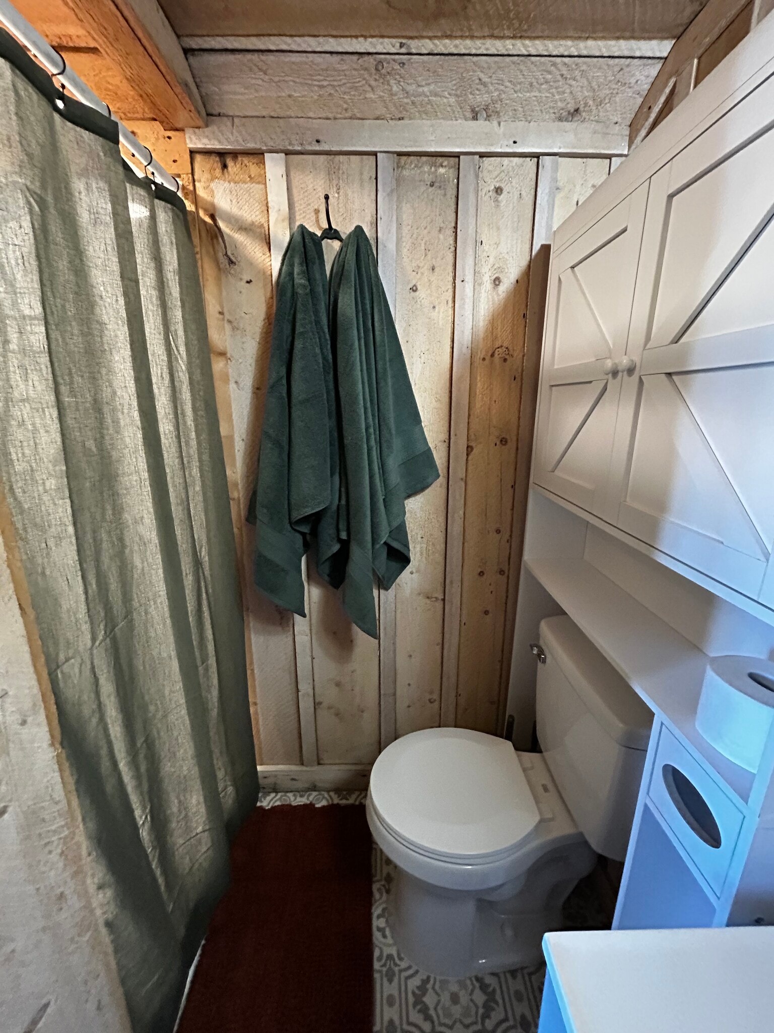 Building Photo - 810 Watt Canyon Rd