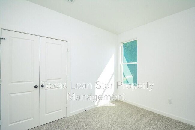 Building Photo - 4358 Clover St