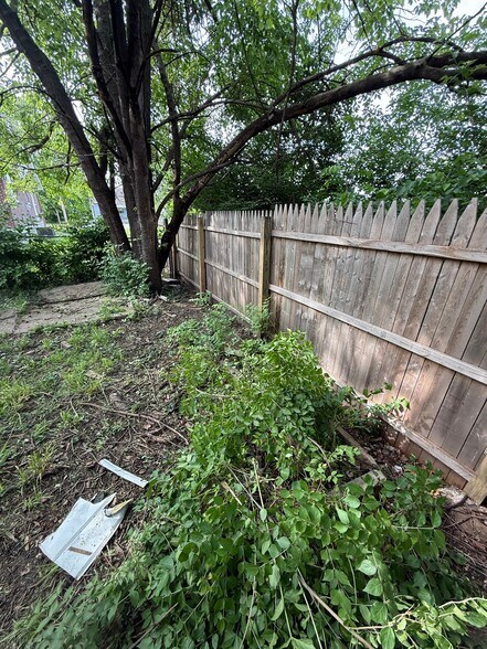 Building Photo - 8116 Pelham Ave
