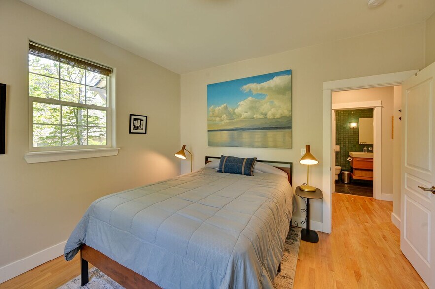 Building Photo - 2237 NW Torrey Pines Dr