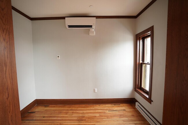 Building Photo - 704 Jefferson St