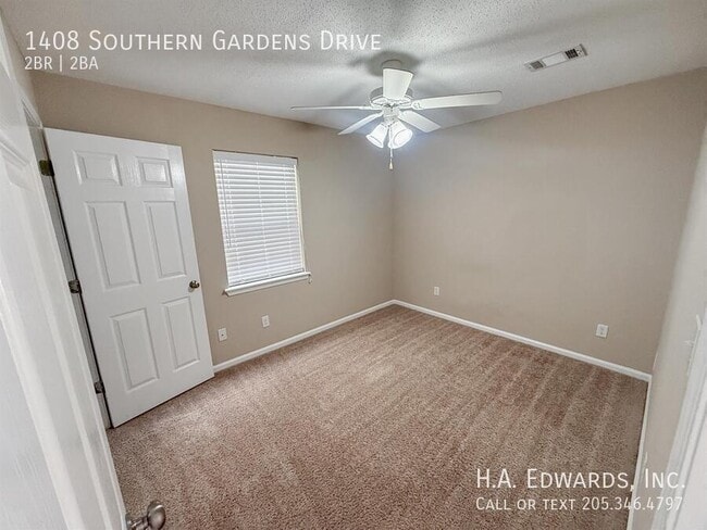 Building Photo - 1408 Southern Gardens Dr
