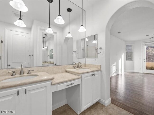 Building Photo - 1159 Calcione Dr