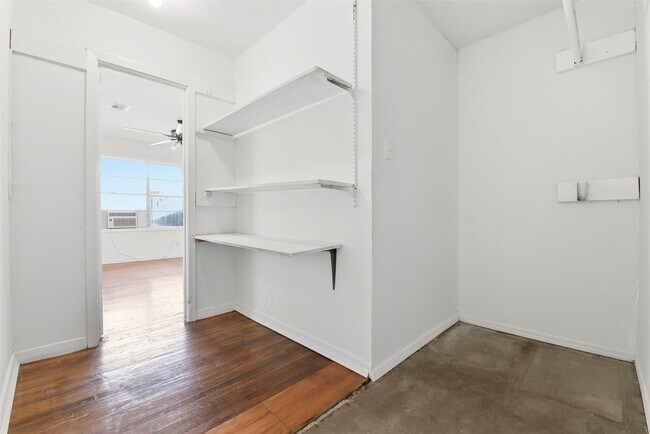 Building Photo - 7138 Mobud Dr