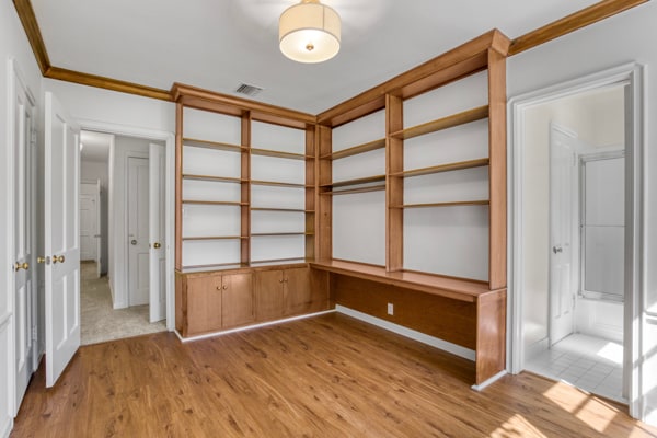 Den or 3rd bedroom - 10536 Whipple St