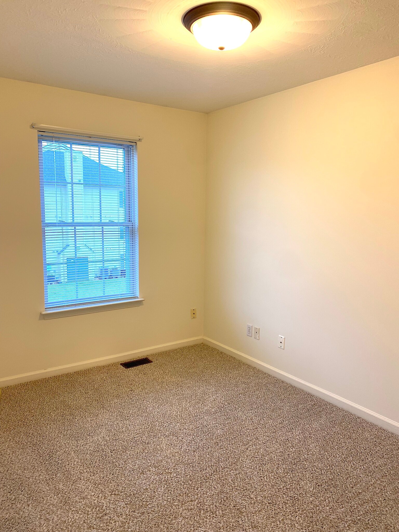 Building Photo - 104 Windstone Dr