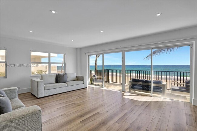 Building Photo - 1194 Hillsboro Mile Unit 1