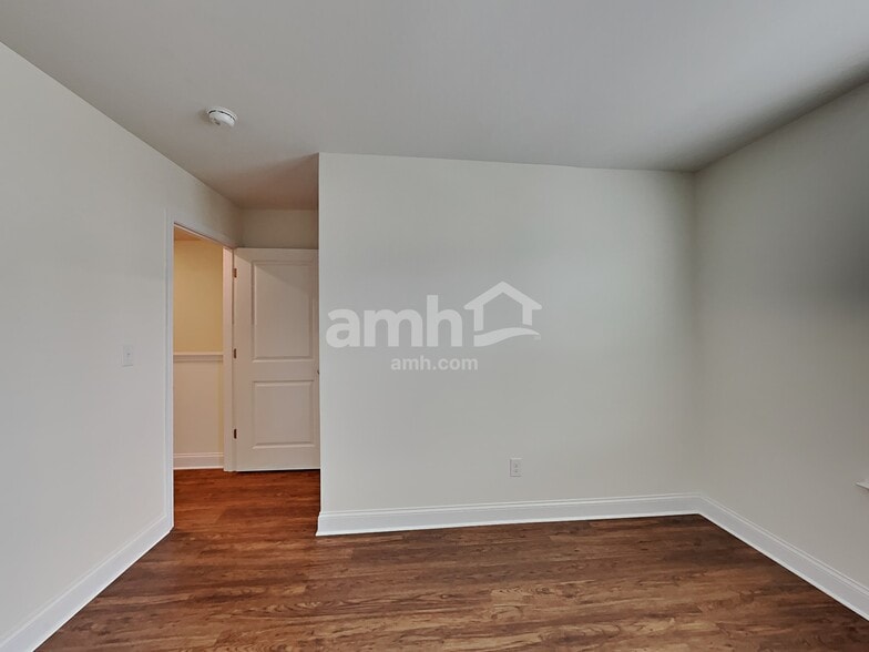 Building Photo - 154 Havenbrook Dr
