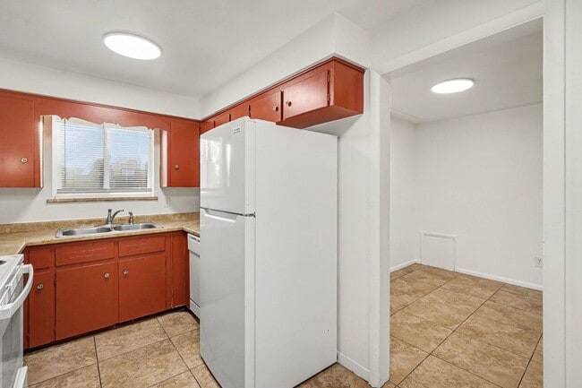 Building Photo - 535 S Quitman St
