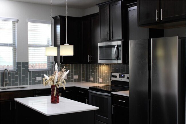 Building Photo - 3240 E Whitestone Blvd