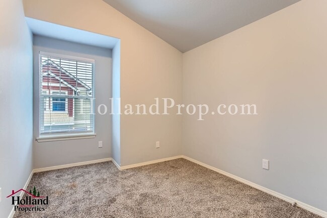 Building Photo - Charming 3-Bedroom Home in Prime Hillsboro Location!