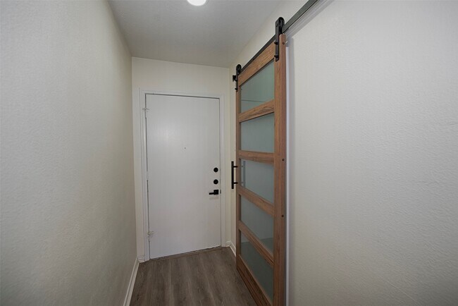 Building Photo - 309 E X St