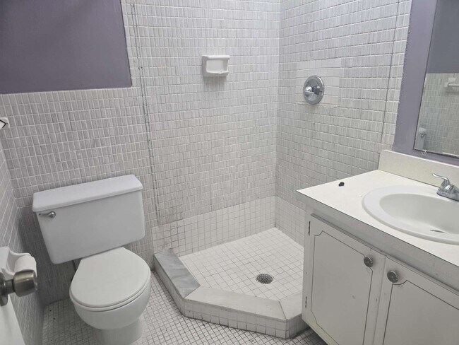 Building Photo - 1320 NW 43 Terrace