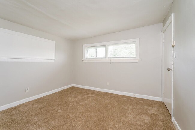 Building Photo - 1014 Arbor Dr