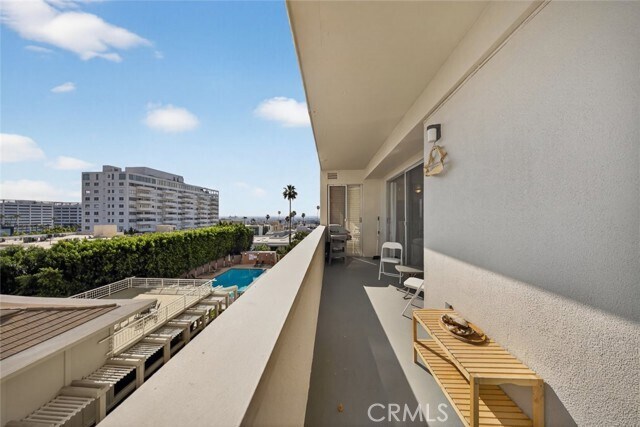 Building Photo - 7250 Franklin Ave