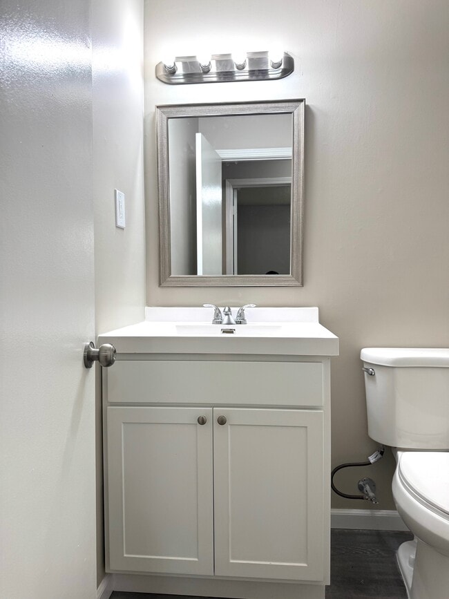 Building Photo - 6475 Yorkshire Rd