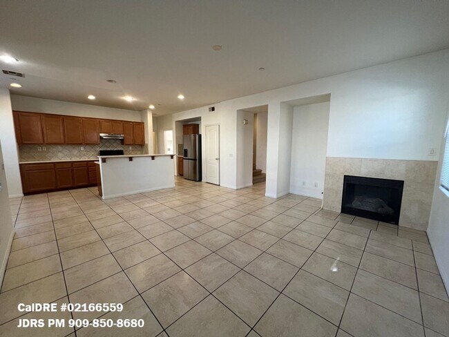 Building Photo - Riverside 5 Bedroom Home