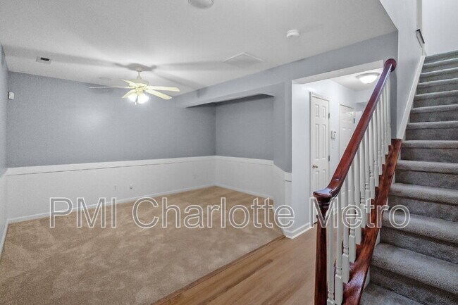 Building Photo - 9707 Mallard Glen Dr