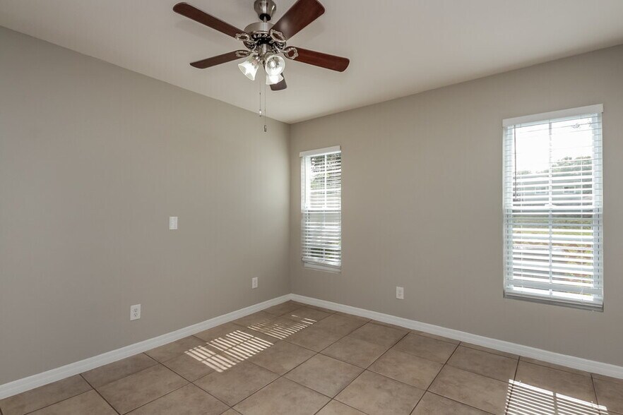 Building Photo - 520 Madrigal Ct