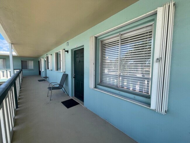 Building Photo - 306 E Ocean Ave