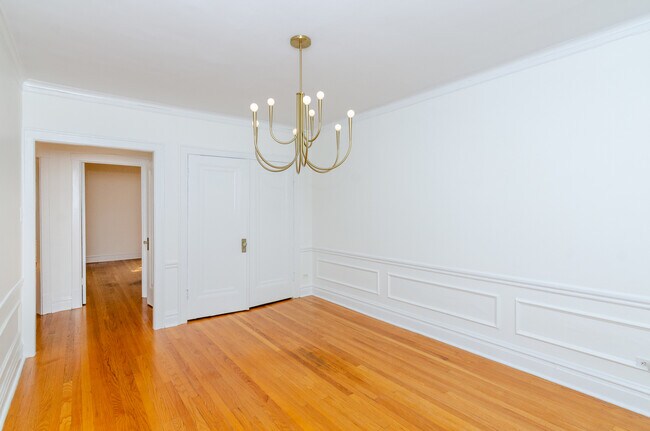 Building Photo - 407 S East Ave