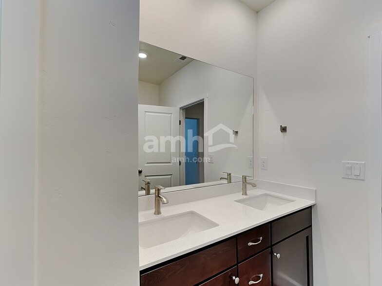 Building Photo - 5114 W White Ash Ct