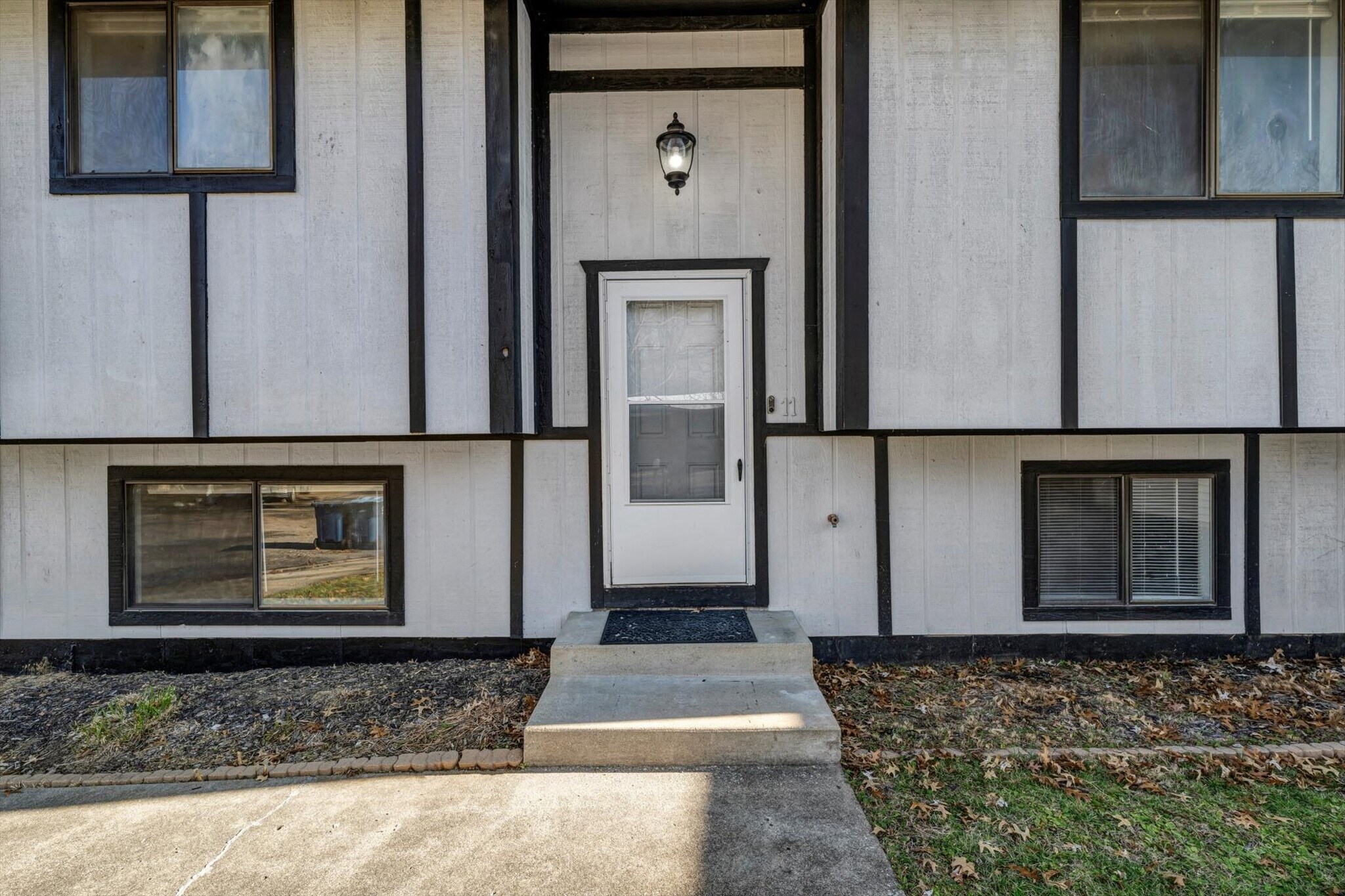 Building Photo - 11 Carriage Lane