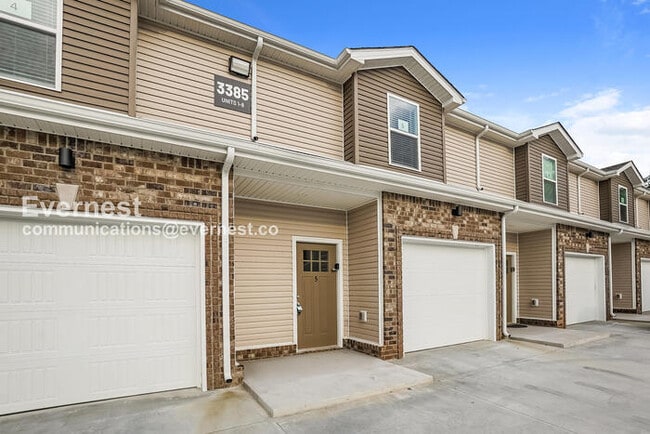 Building Photo - 3385 Polly Dr