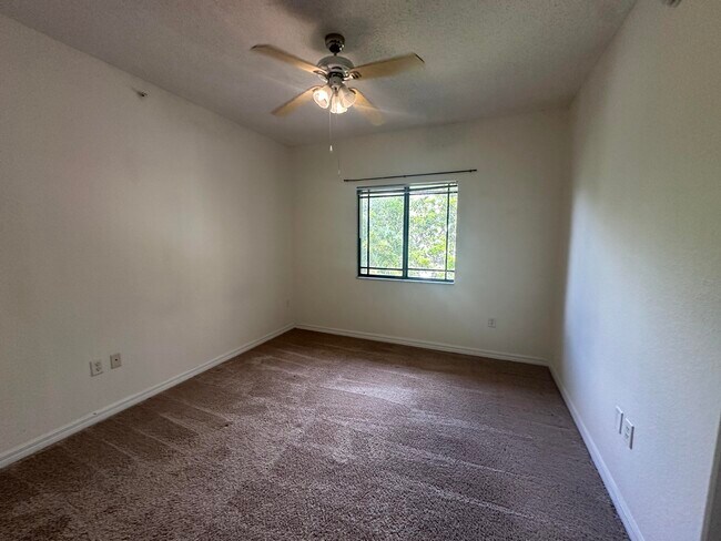 Building Photo - 3020 Alcazar Pl