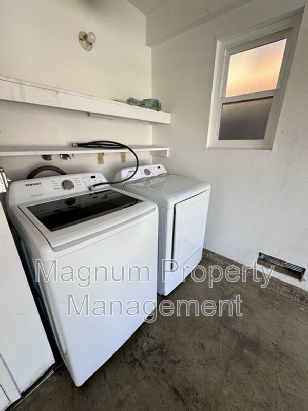 Building Photo - 39739 Creative Dr