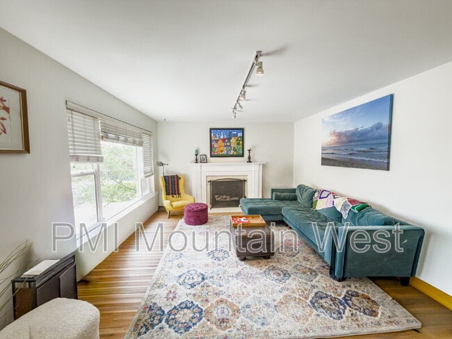 Building Photo - 2323 Bryan Ave