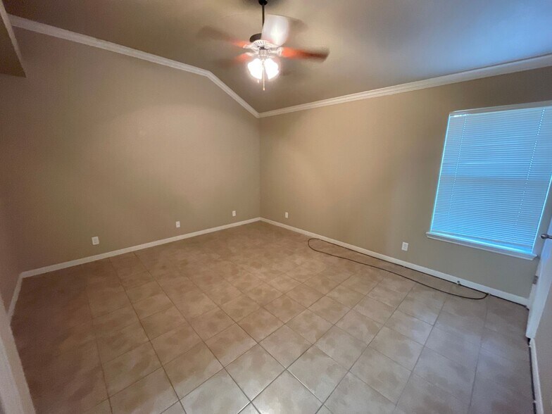 Building Photo - 1303 Powder River Dr