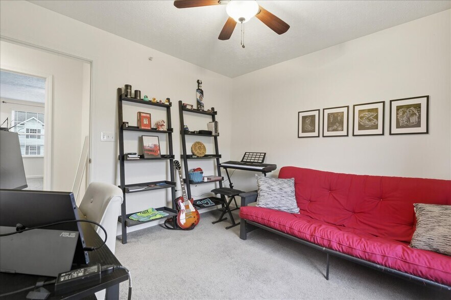 Building Photo - 1501 Canterbury Dr