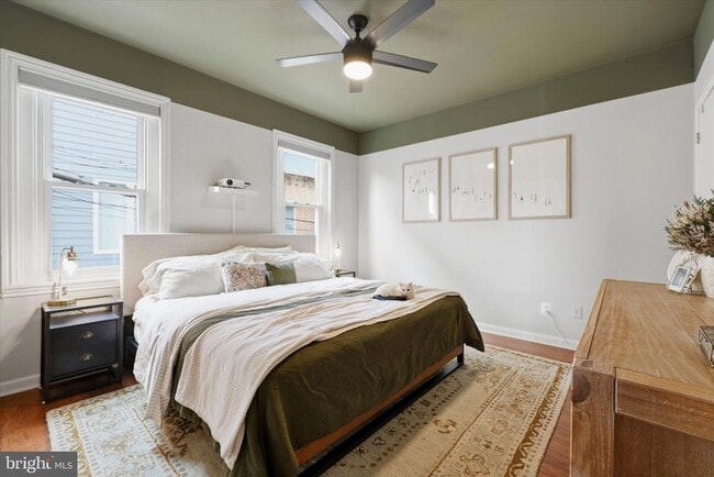 Building Photo - 1233 E Colona St